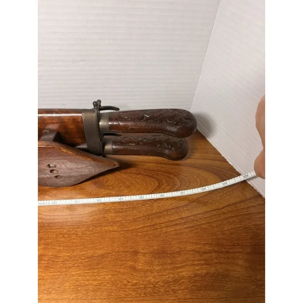 Case vintage carving
